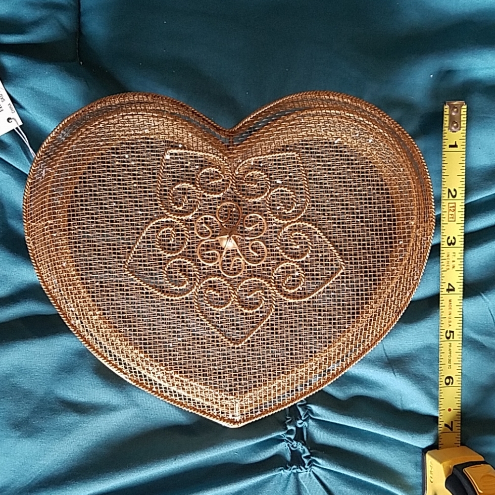 Metallic Gold Glittery Heart Metal Box - Picture 5 of 6